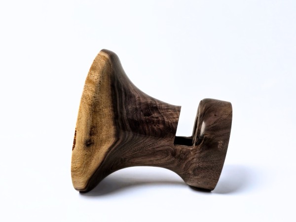 Meet "The Iceman" BW Phone Amplifier Stand (Signature Series) - Ships in 1-2 Days Meet "The Iceman" BW Phone Amplifier Stand (Signature Series) - Ships in 1-2 Days