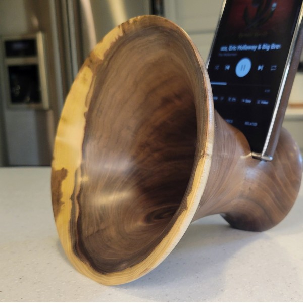 Phone Amplifier Stands